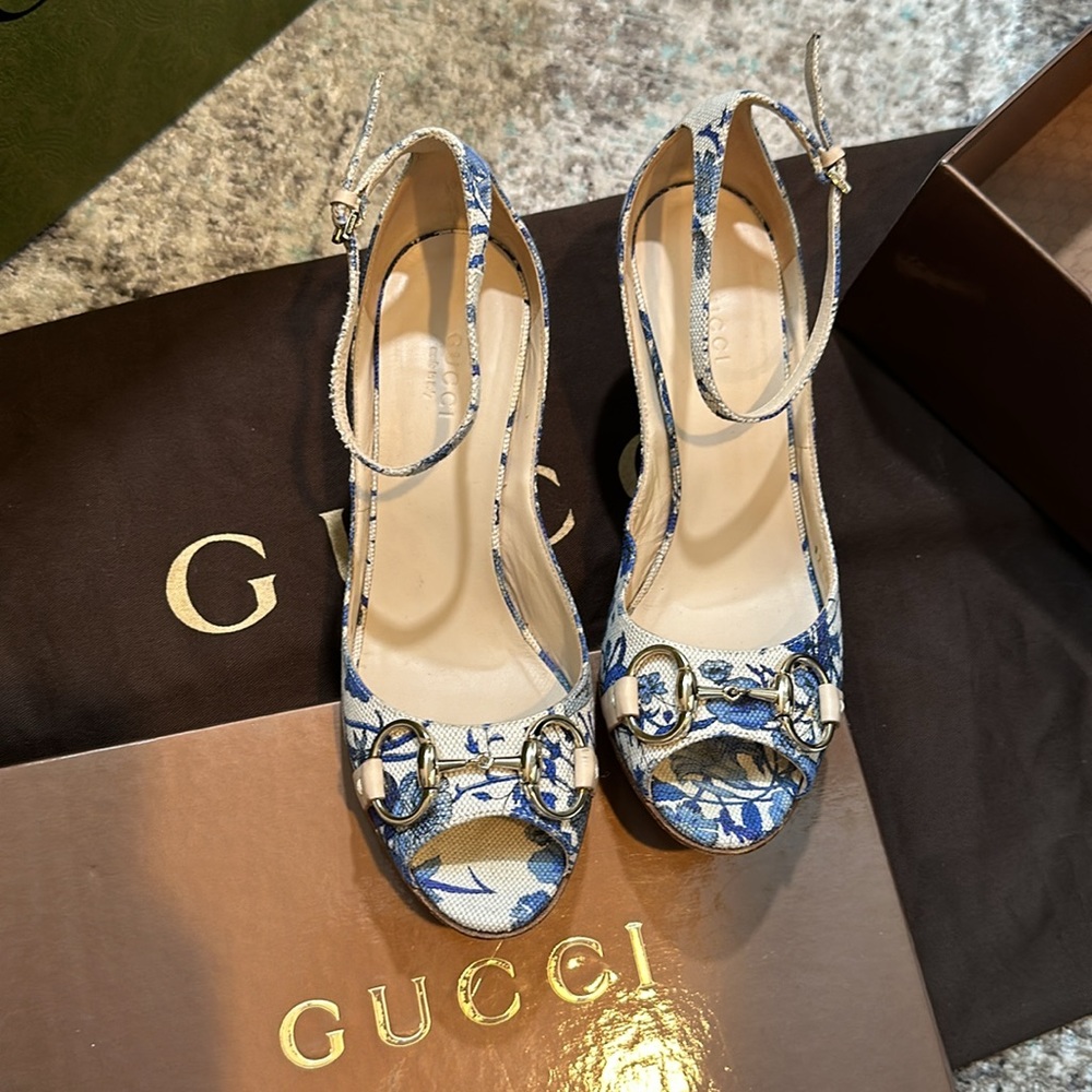 Vintage Gucci Flora Horsebit Ankle Strap Wedge Sandals (Indigo) Size 7